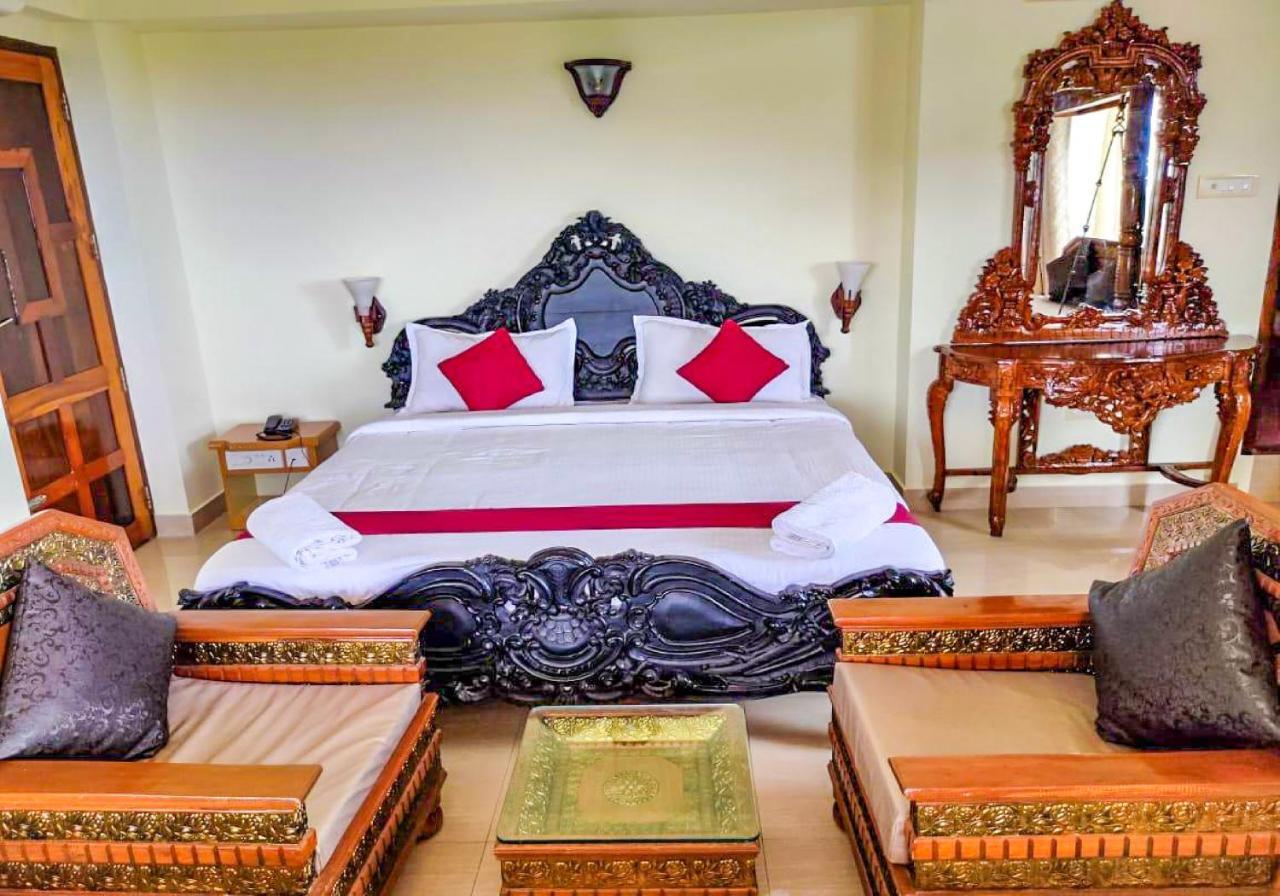 Ayurlaya Beach Retreat Kovalam Exterior photo