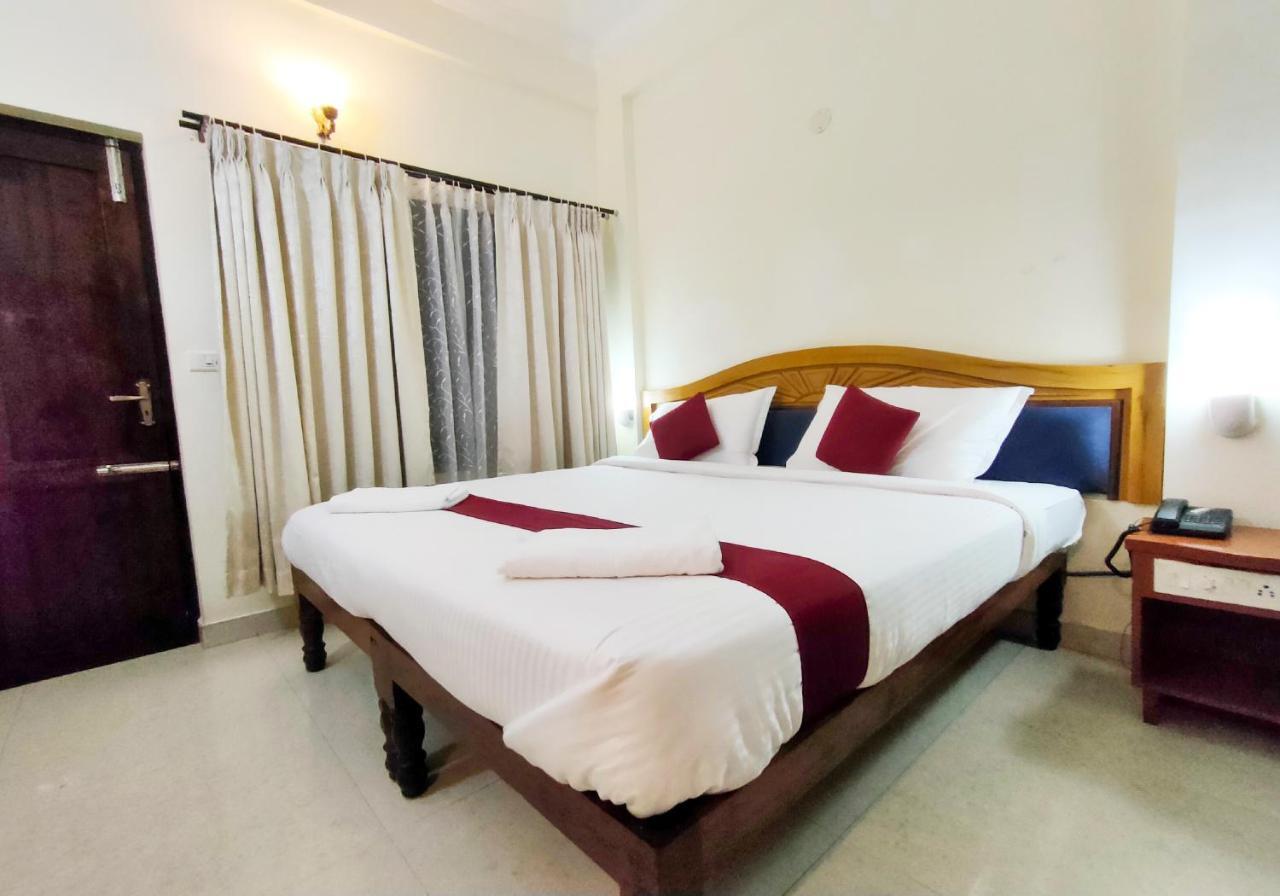Ayurlaya Beach Retreat Kovalam Exterior photo